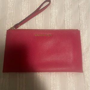 Michael Kors Jet Set Wristlet in Hawaiian
Rose